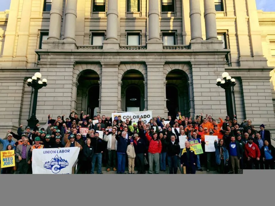 Group picture of union members at capitol